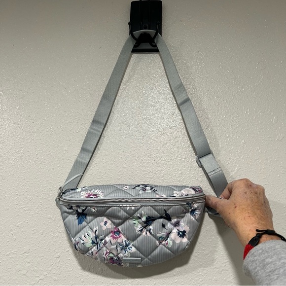 Vera Bradley Gray Silver Twill Quilted Belt Bag Park Stripe Adjust Fanny Pack - Picture 3 of 11